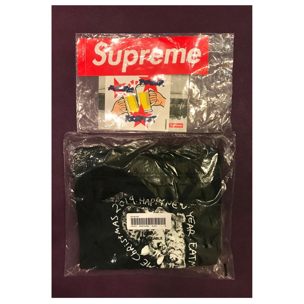 Supreme Eat Me Tee Black FW19 Size M Christmas tee